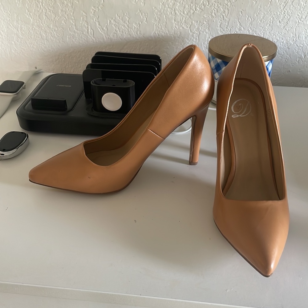 Heel - Picture 2 of 3